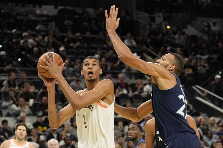 ESPN预测新赛季DPOY：文班大幅领先 莫布里第二 戈贝尔第五